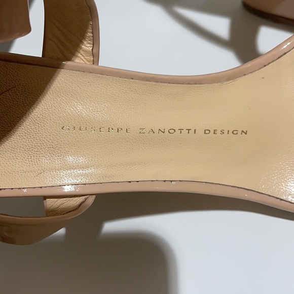 Giuseppe Zanotti Patent Wedge Sandals - Picture 4 of 11